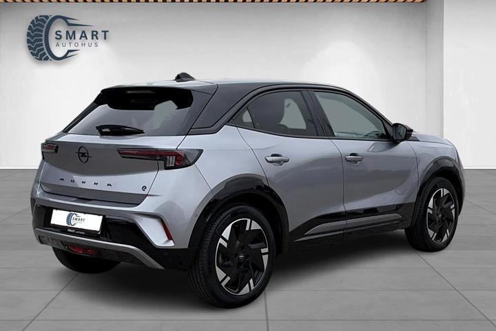 Grå Opel Mokka-e fra 2025