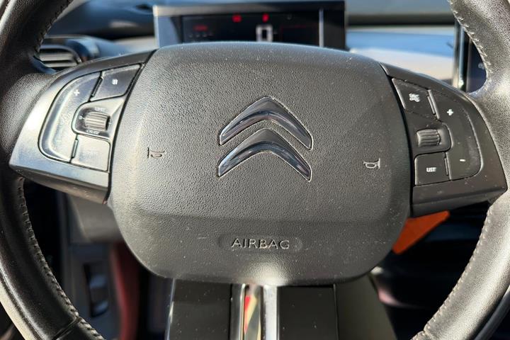 Sort Citroën C4 Cactus fra 2017