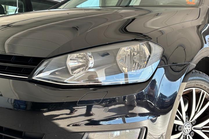 Sort VW Golf VII fra 2017