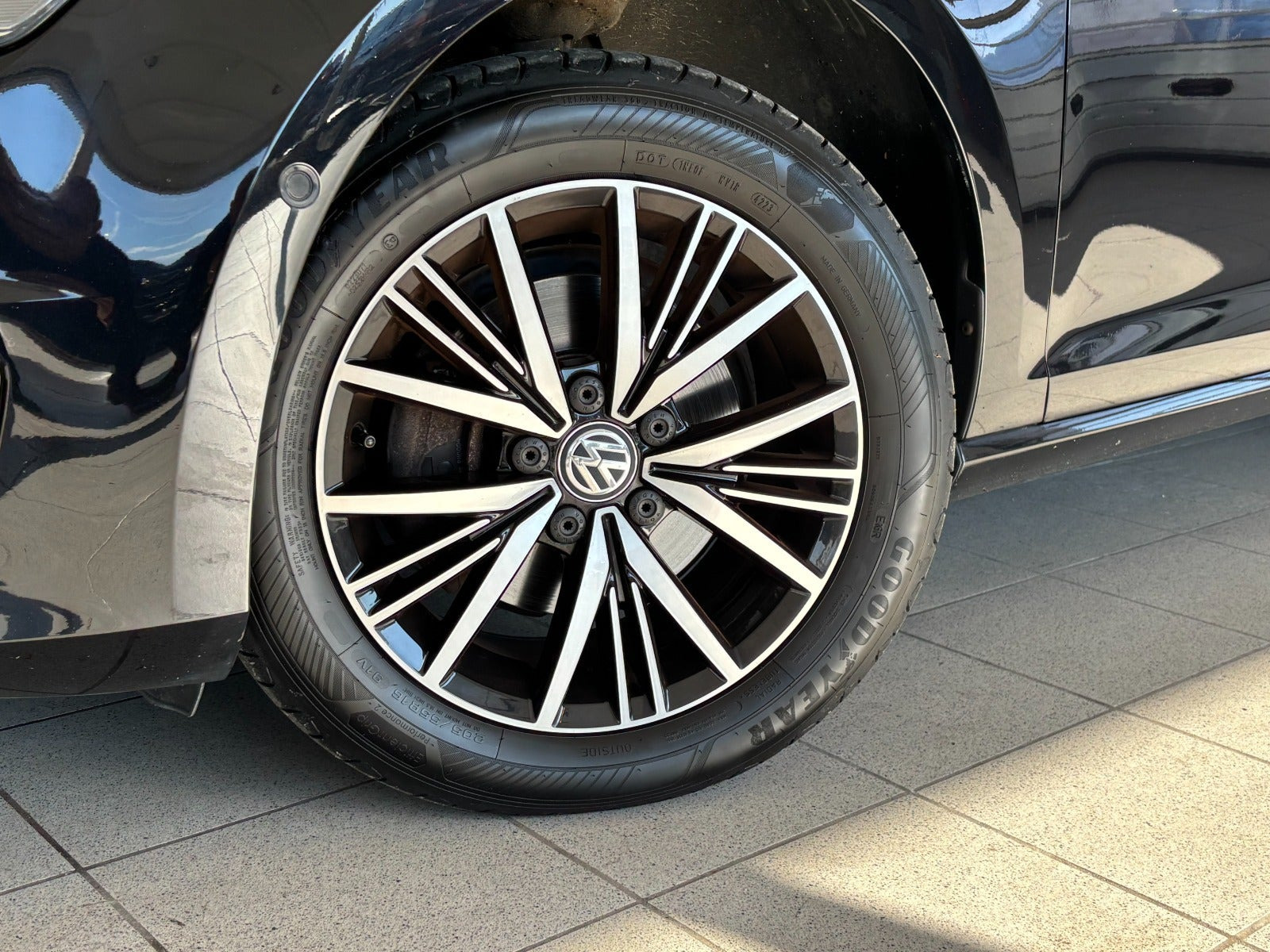 Sort VW Golf VII fra 2017
