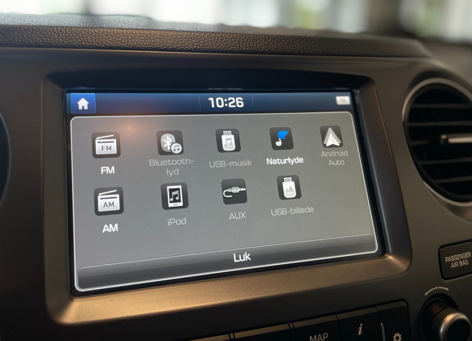 Grå Hyundai i10 fra 2018