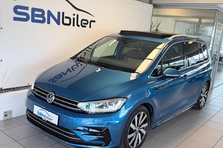 Blå VW Touran fra 2019