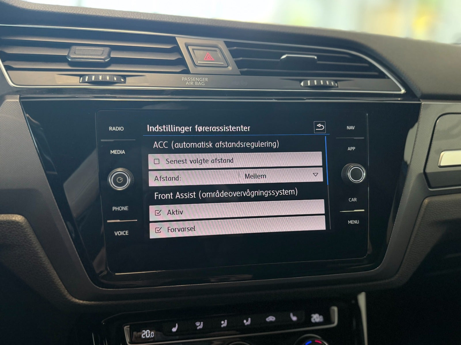 Blå VW Touran fra 2019