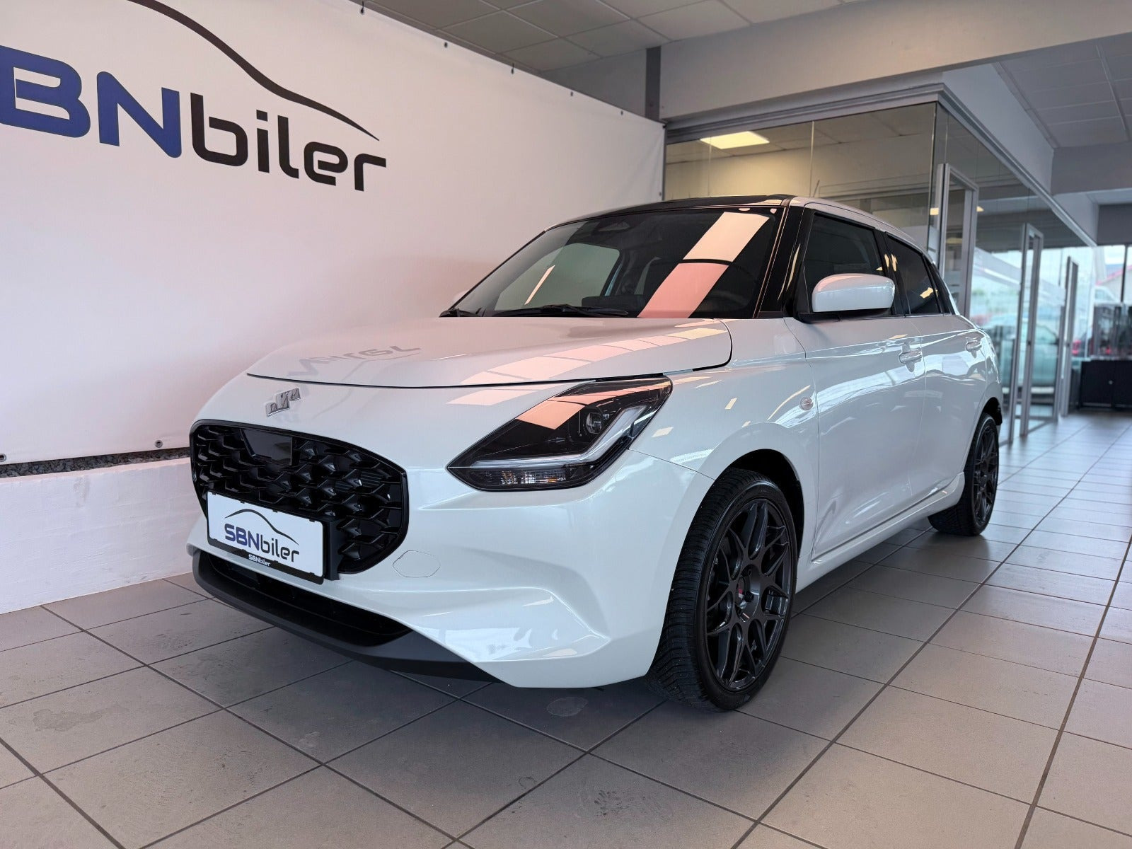 Hvid Suzuki Swift fra 2024
