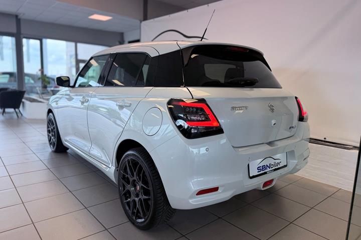 Hvid Suzuki Swift fra 2024