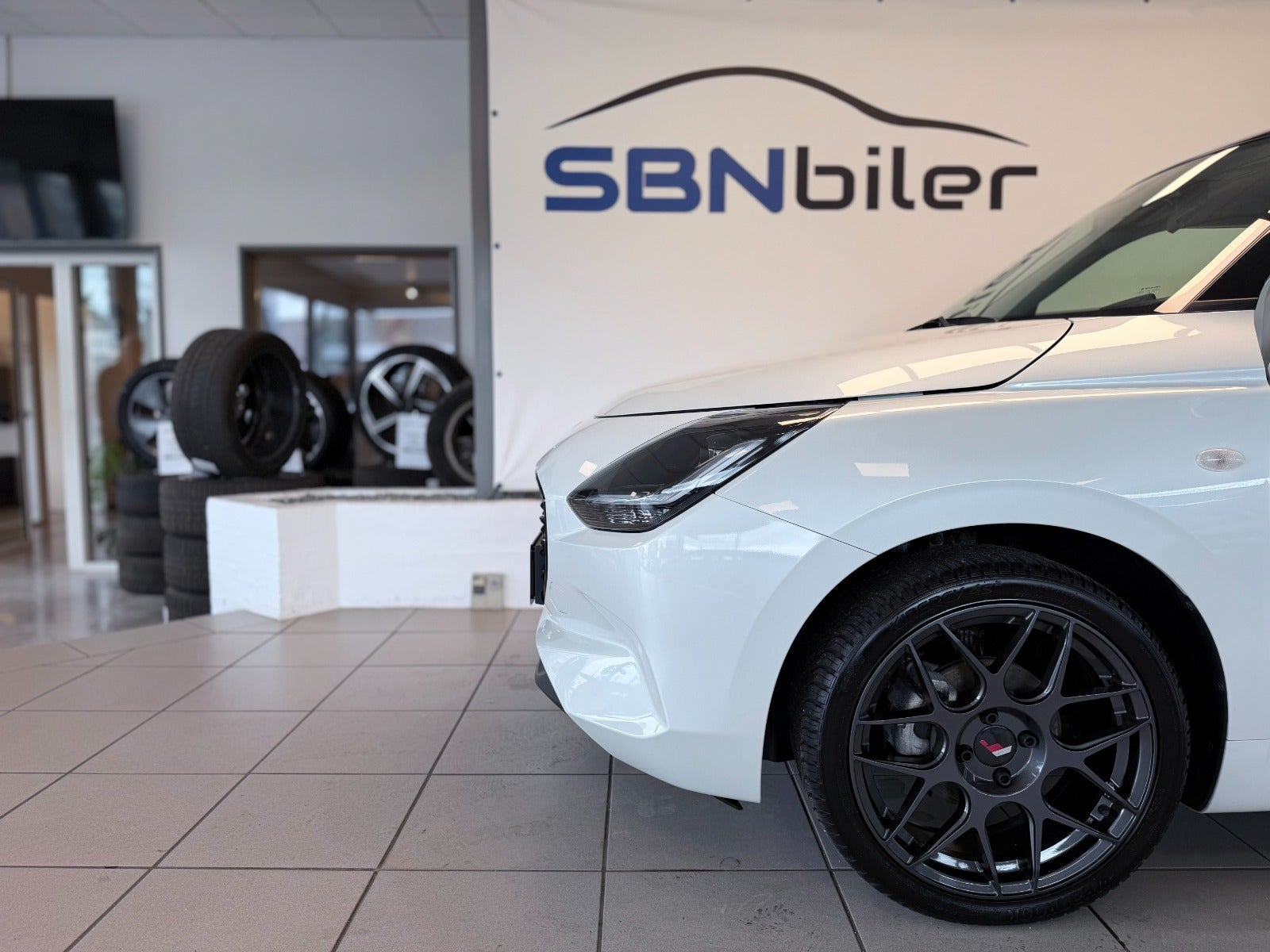 Hvid Suzuki Swift fra 2024