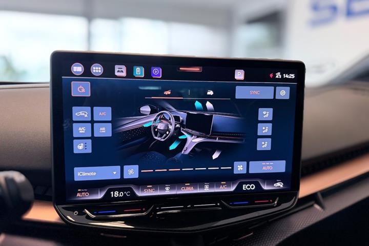 Orange Cupra Tavascan fra 2025