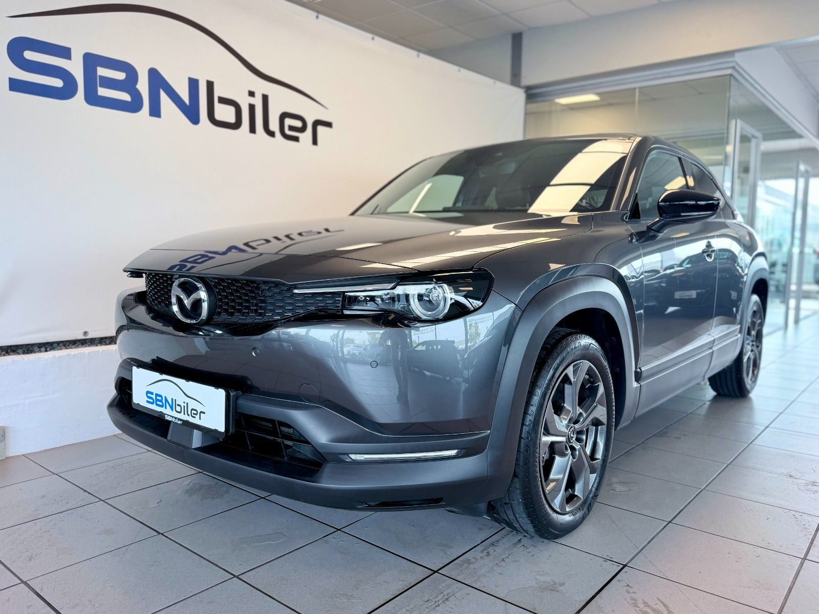 Grå Mazda MX-30 fra 2022