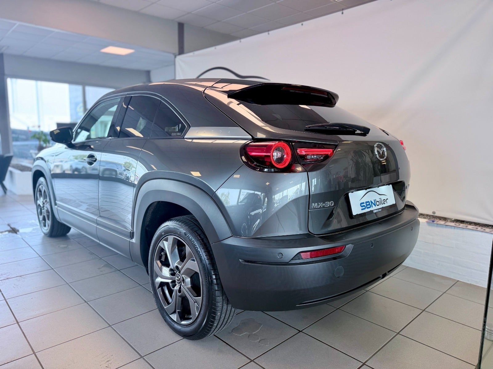Grå Mazda MX-30 fra 2022