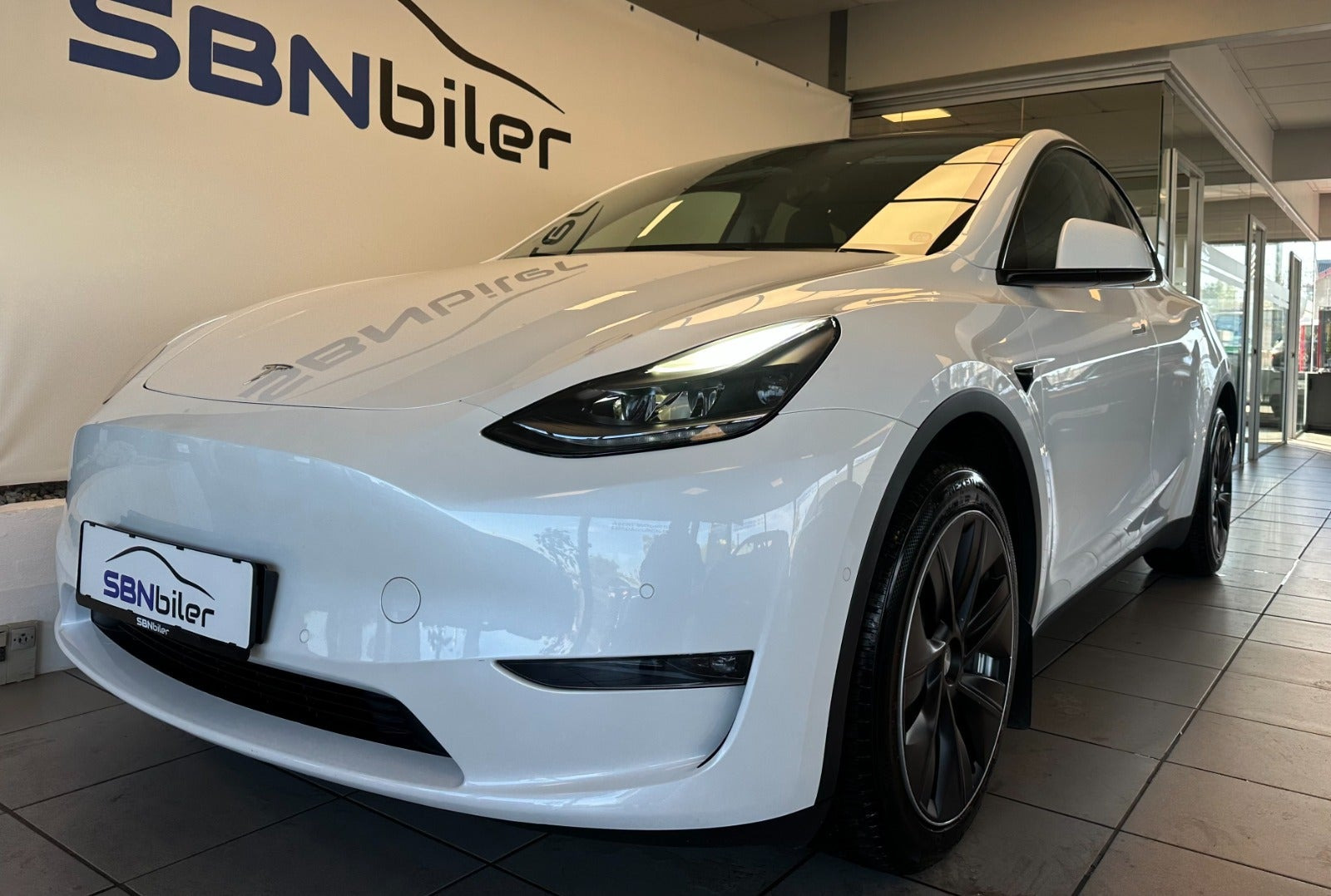 undefined Tesla Model Y fra 2023
