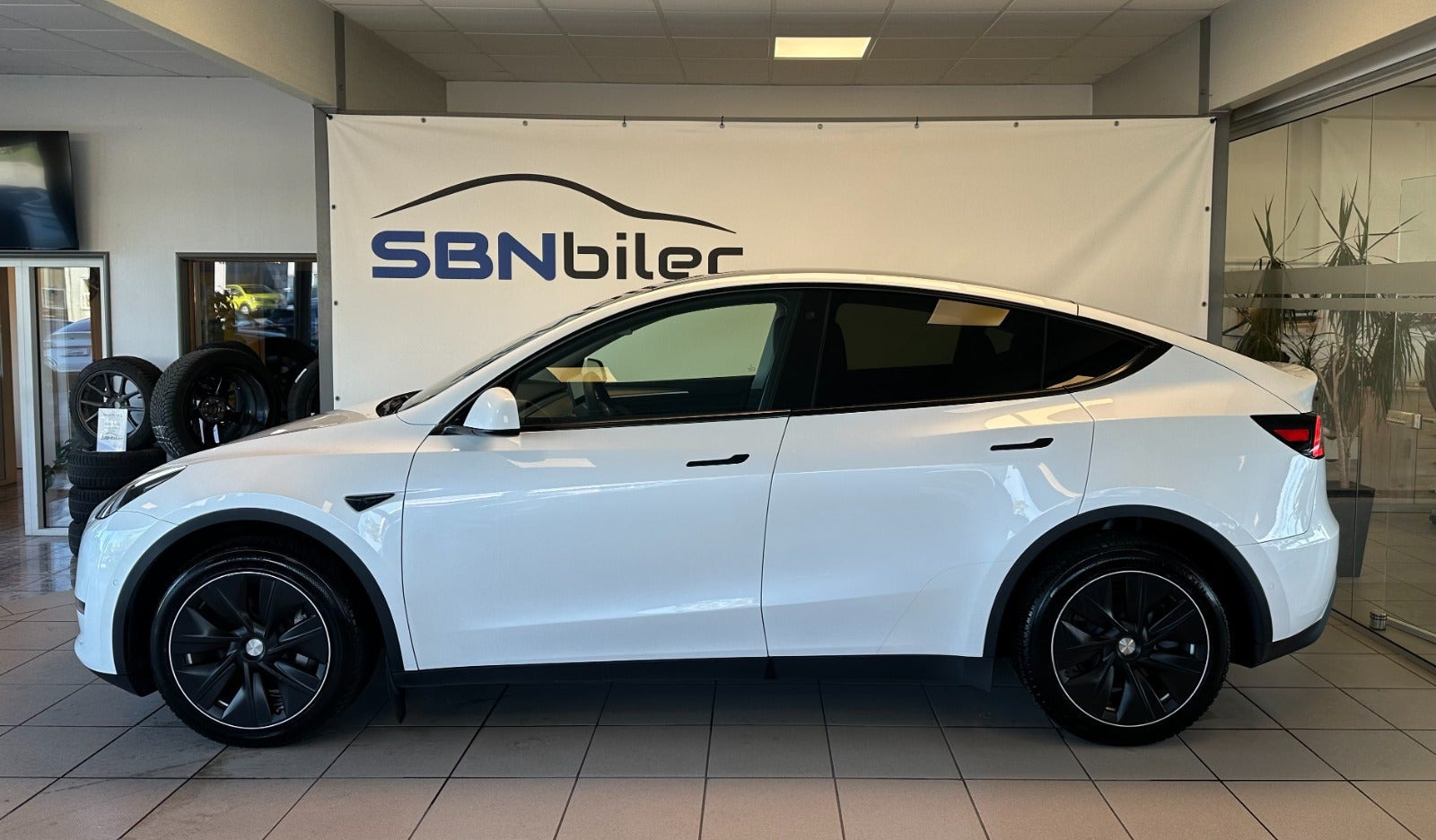 undefined Tesla Model Y fra 2023