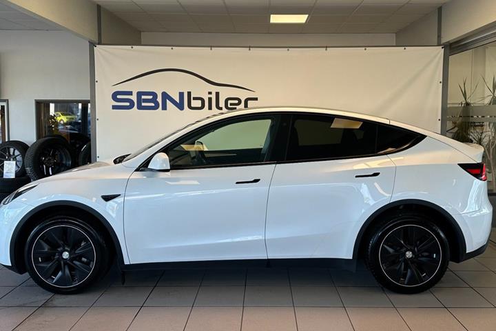 undefined Tesla Model Y fra 2023