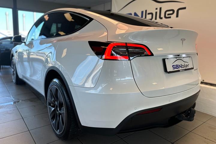 undefined Tesla Model Y fra 2023