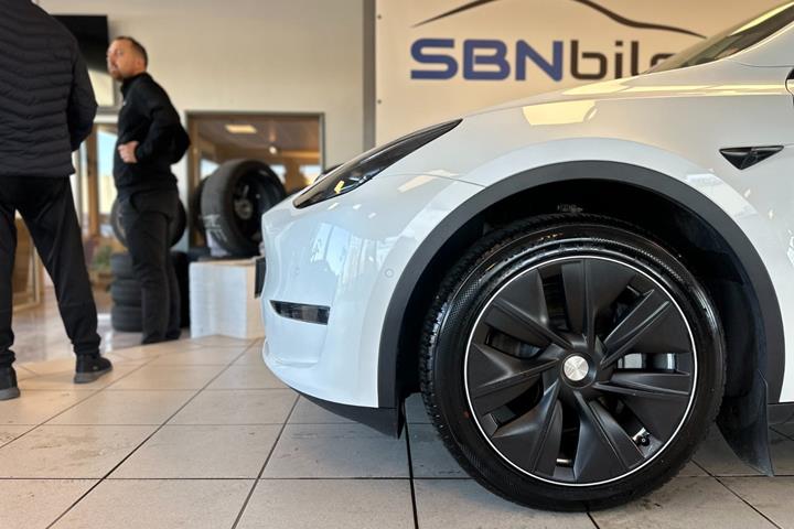 undefined Tesla Model Y fra 2023