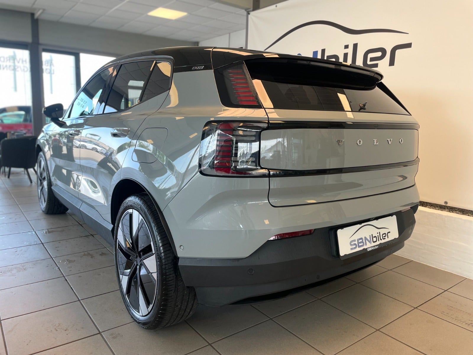 Grå Volvo EX30 fra 2024