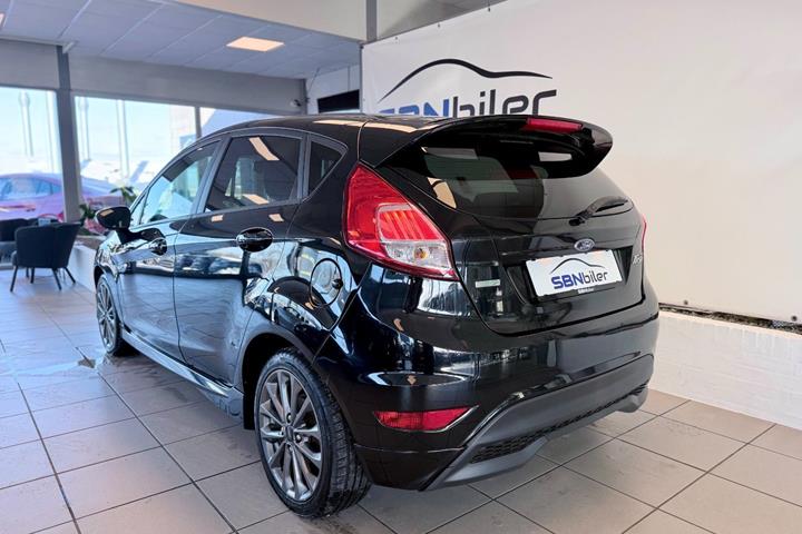 Sort Ford Fiesta fra 2018