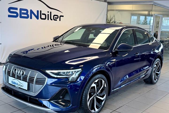 Blå Audi e-tron fra 2022