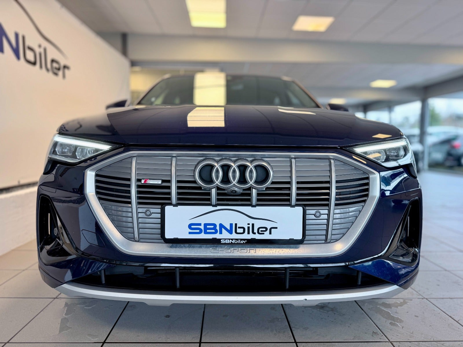 Blå Audi e-tron fra 2022