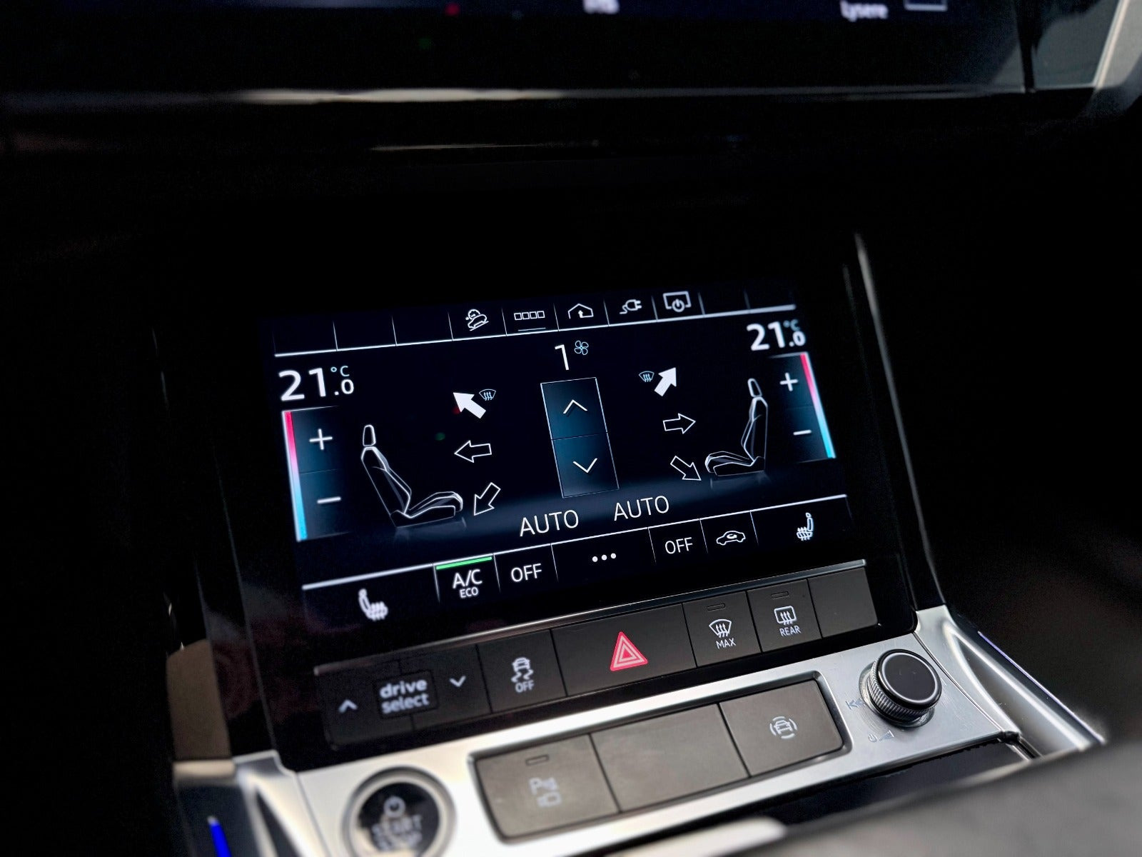 Blå Audi e-tron fra 2022