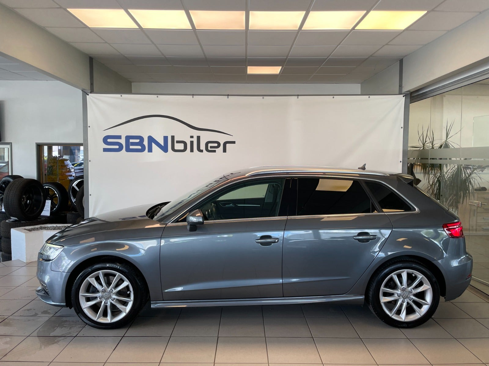 Grå Audi A3 fra 2018