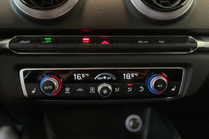 Grå Audi A3 fra 2018