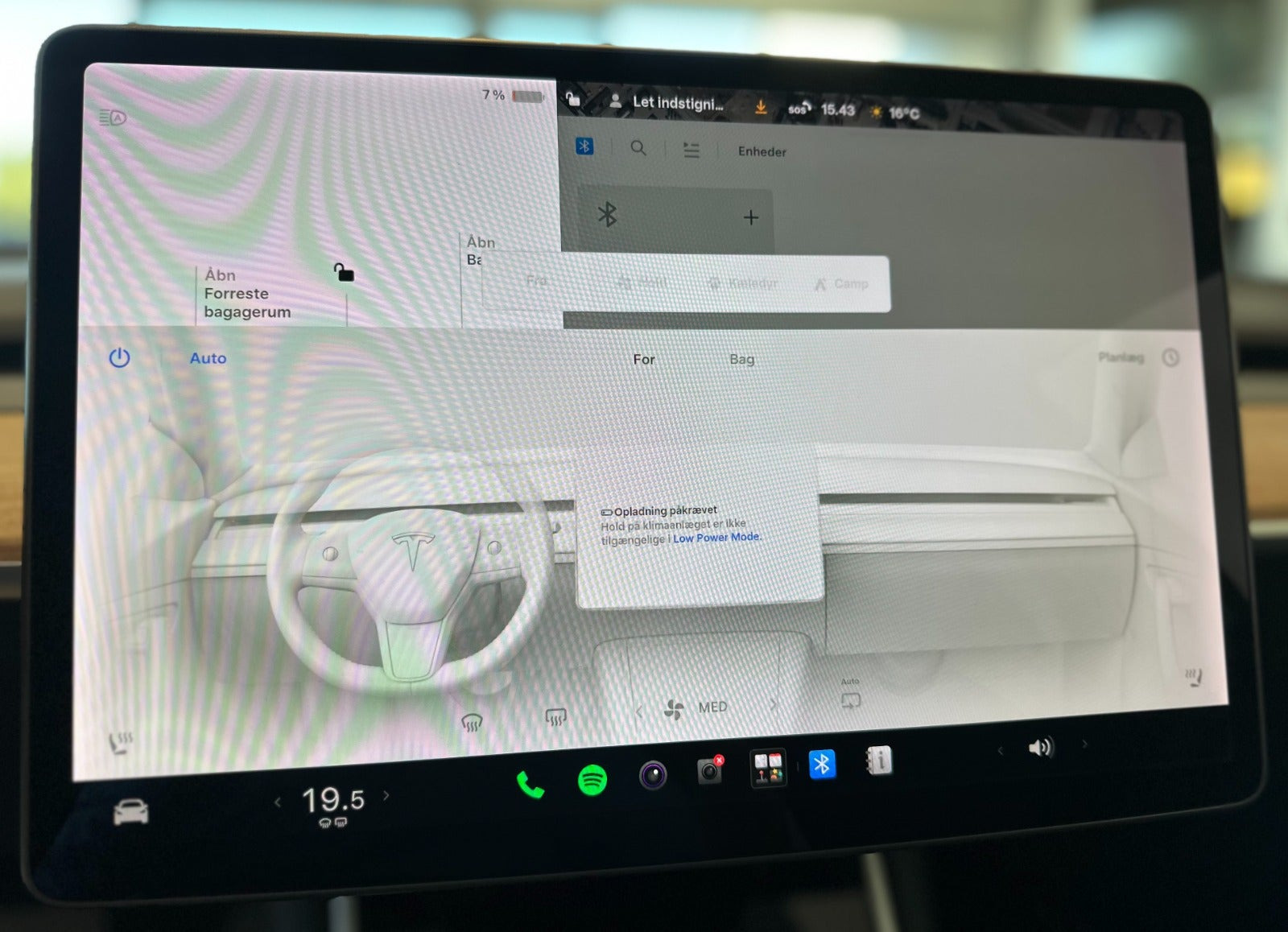Hvid Tesla Model 3 fra 2021