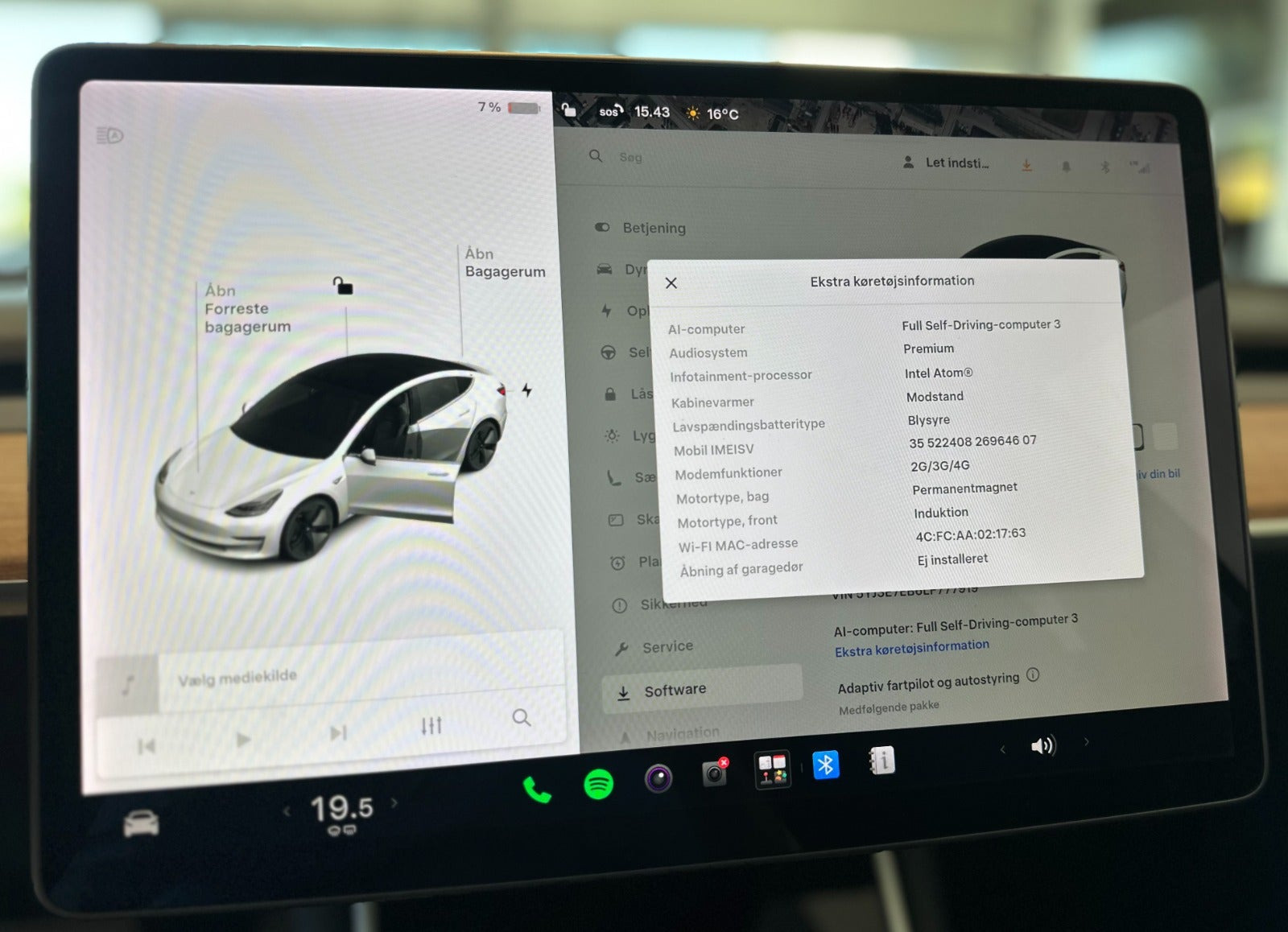 Hvid Tesla Model 3 fra 2021