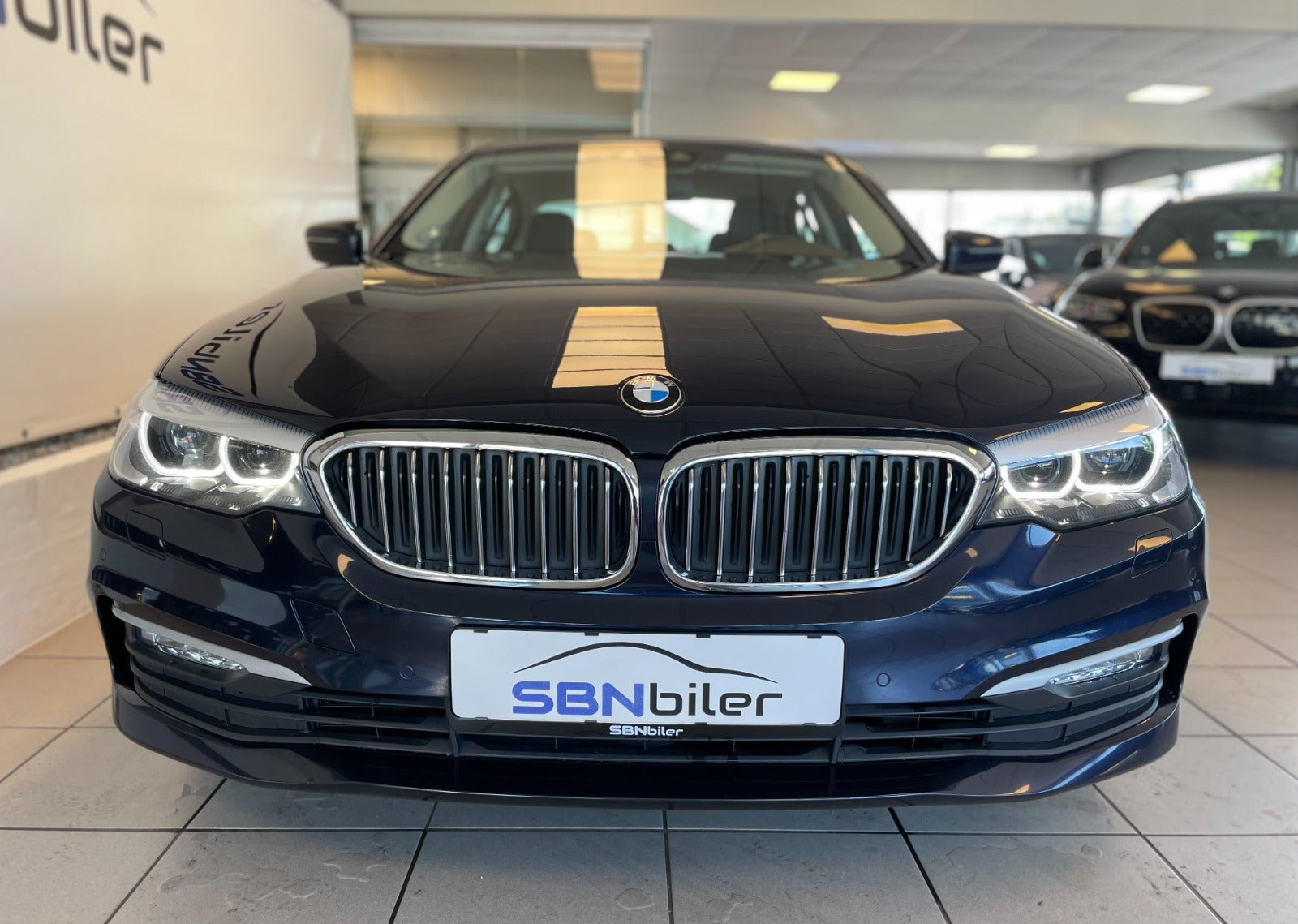 Blå BMW 520d fra 2017