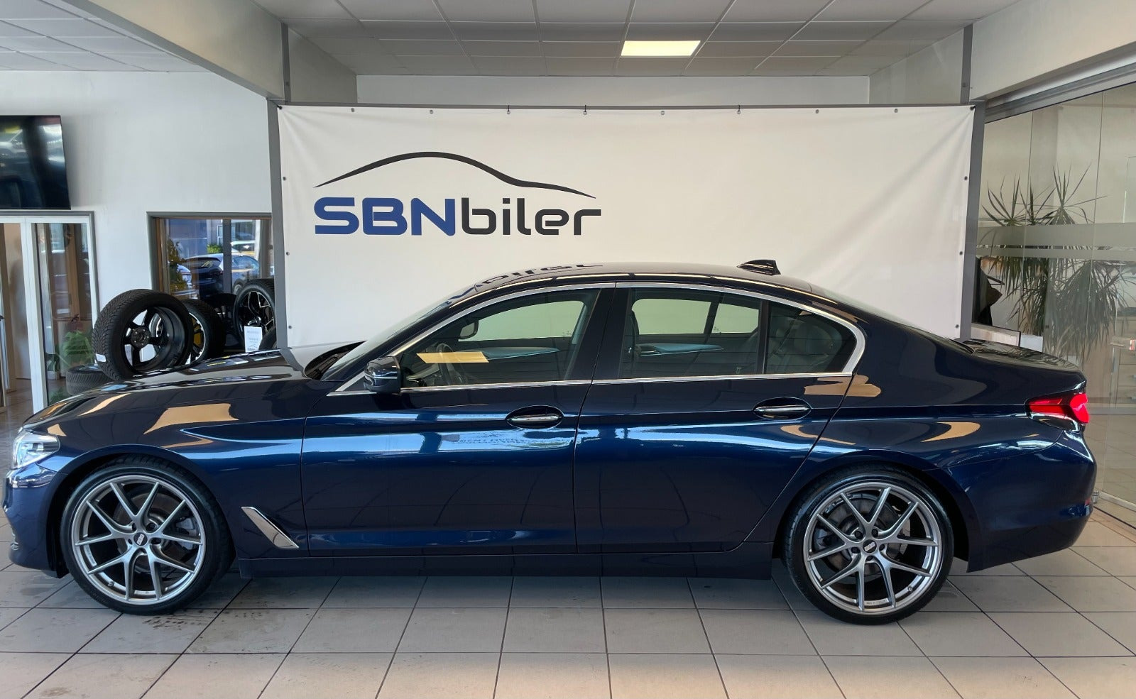Blå BMW 520d fra 2017