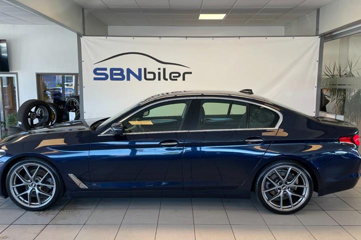 Blå BMW 520d fra 2017