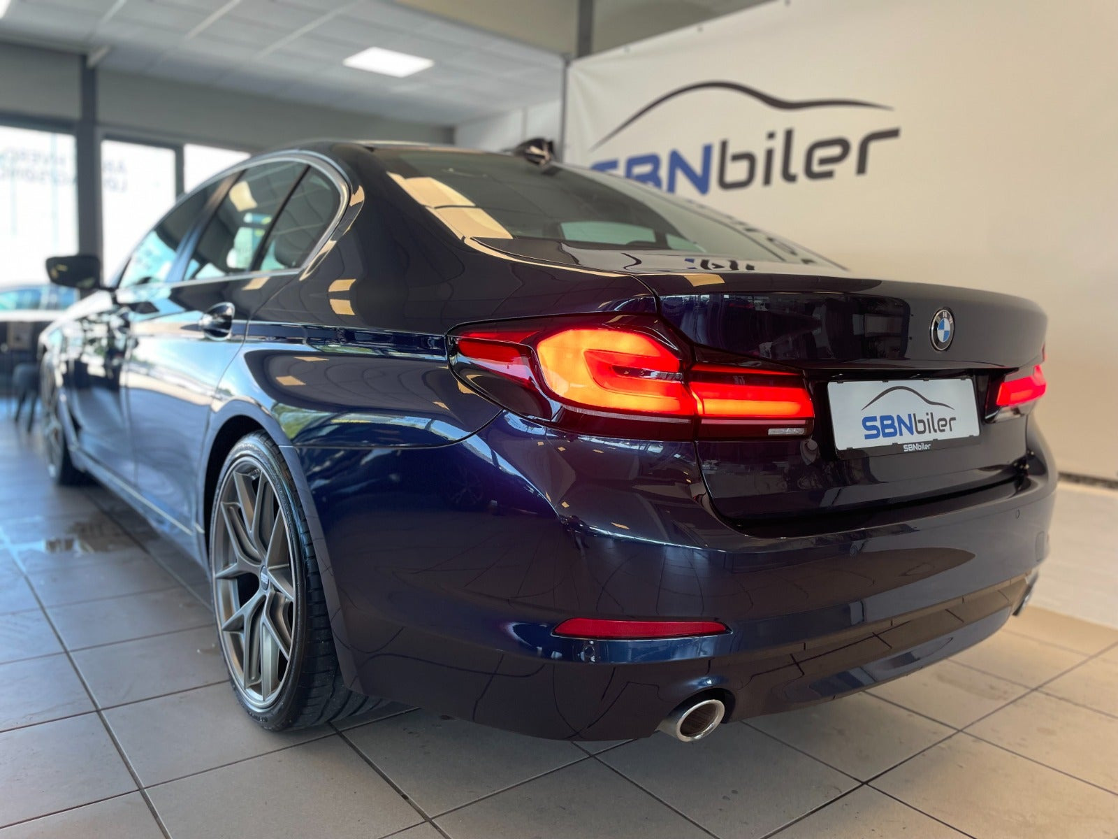 Blå BMW 520d fra 2017