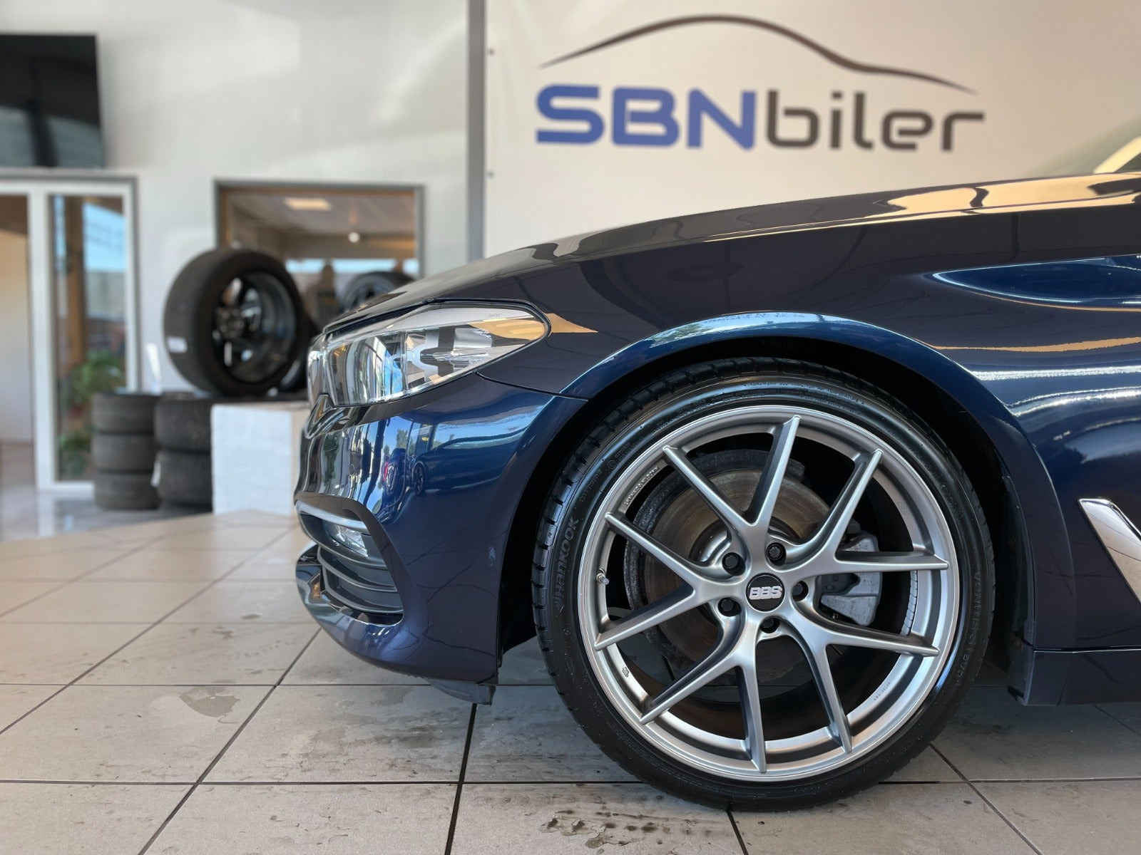 Blå BMW 520d fra 2017