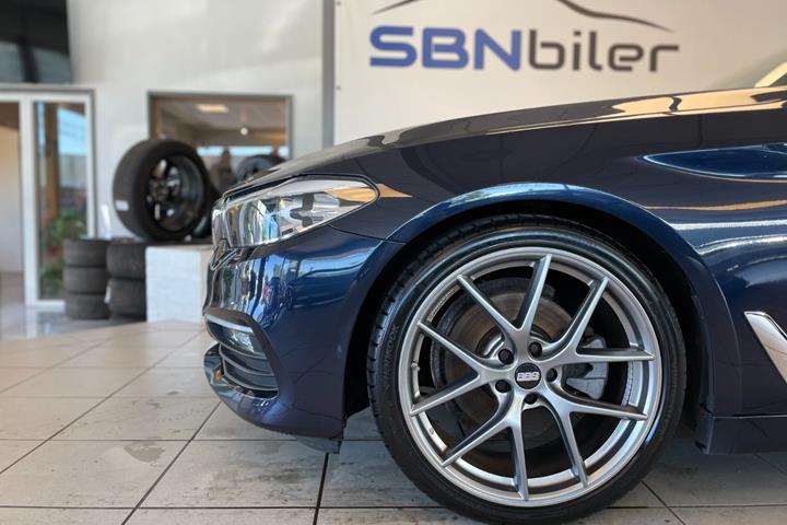 Blå BMW 520d fra 2017