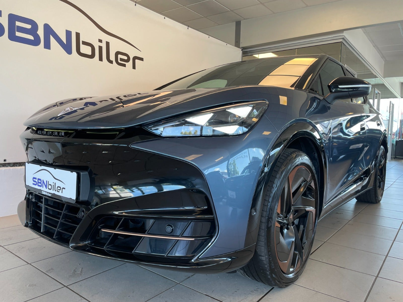 Blå Cupra Tavascan fra 2025