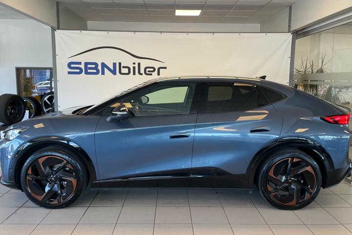 Blå Cupra Tavascan fra 2025