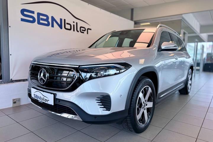 Sølv Mercedes EQB250+ fra 2023
