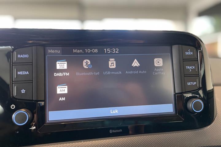 Blå Hyundai i10 fra 2024