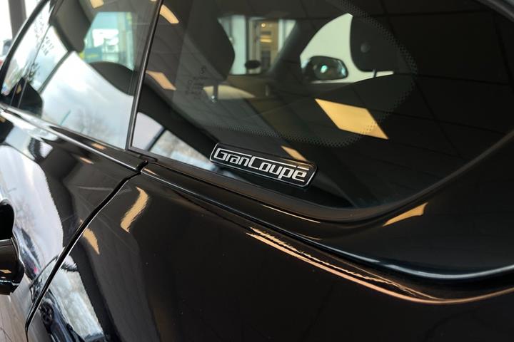 Blå BMW 430i fra 2019