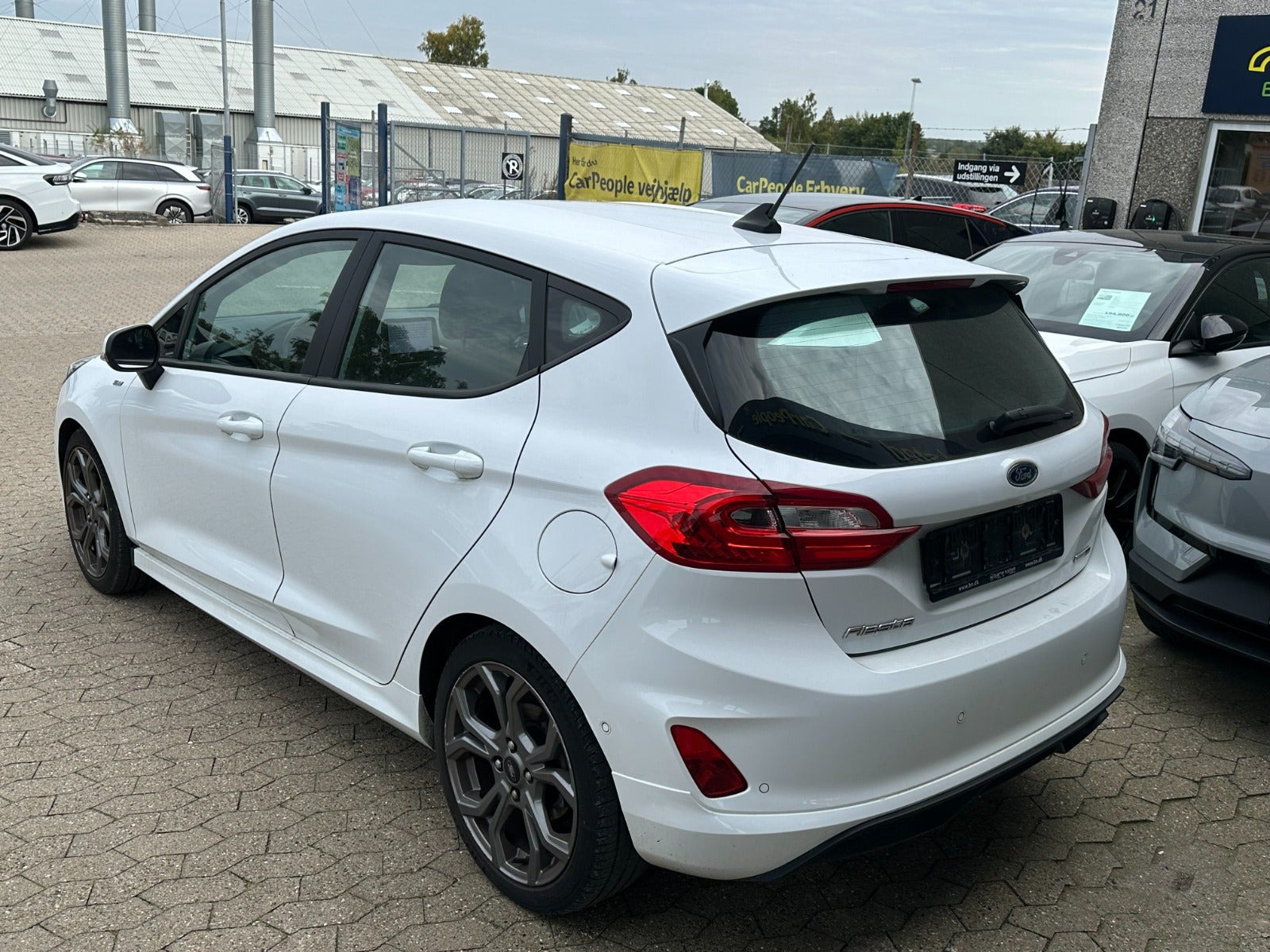 Hvid Ford Fiesta fra 2021