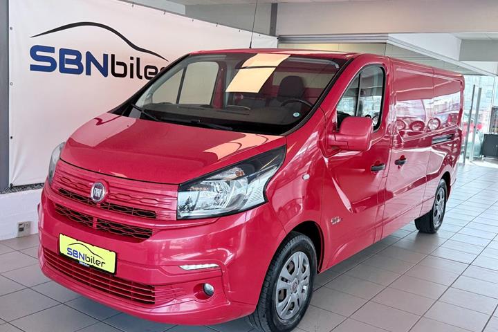 Rød Fiat Talento fra 2019