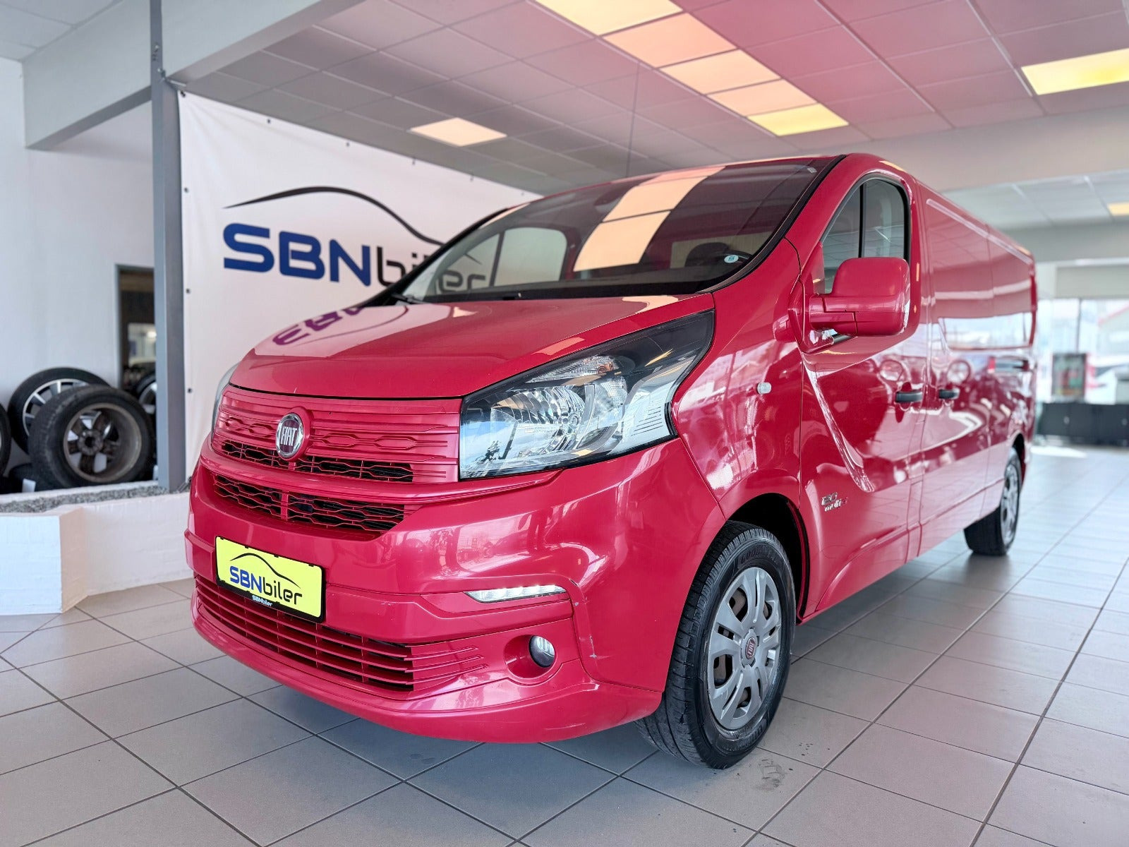 Rød Fiat Talento fra 2019