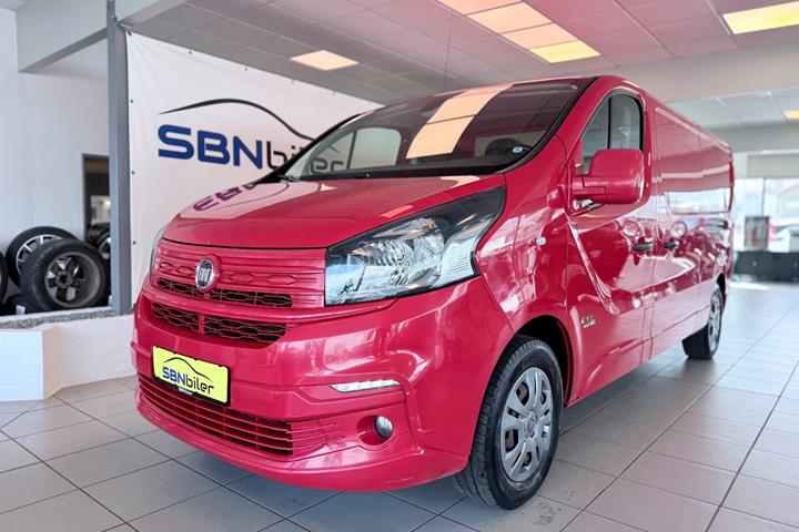 Rød Fiat Talento fra 2019