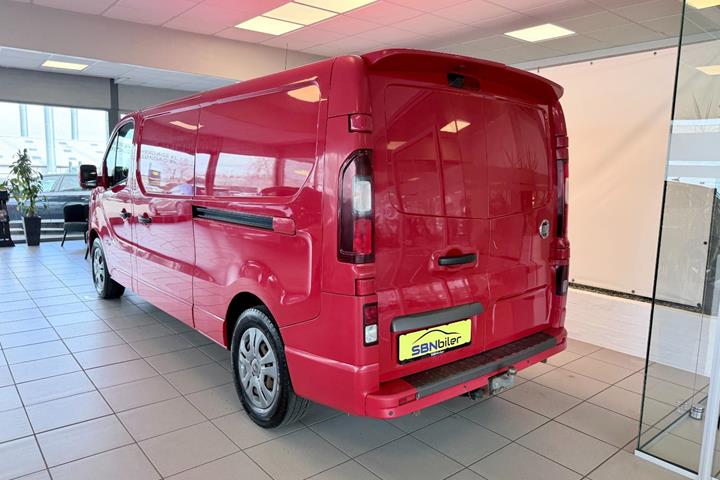 Rød Fiat Talento fra 2019