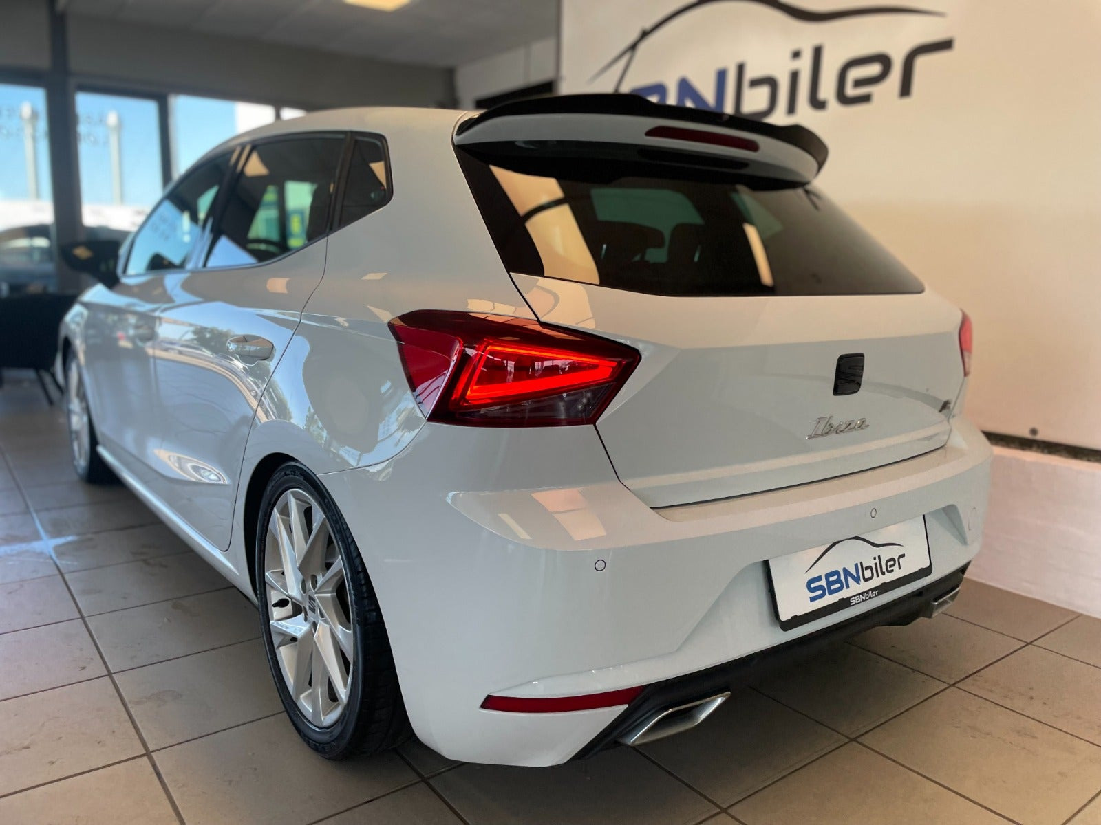 Hvid Seat Ibiza fra 2022