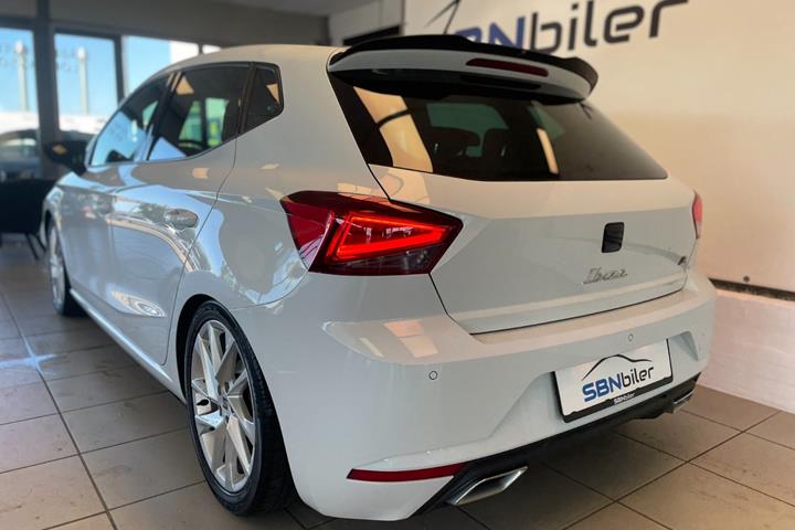 Hvid Seat Ibiza fra 2022