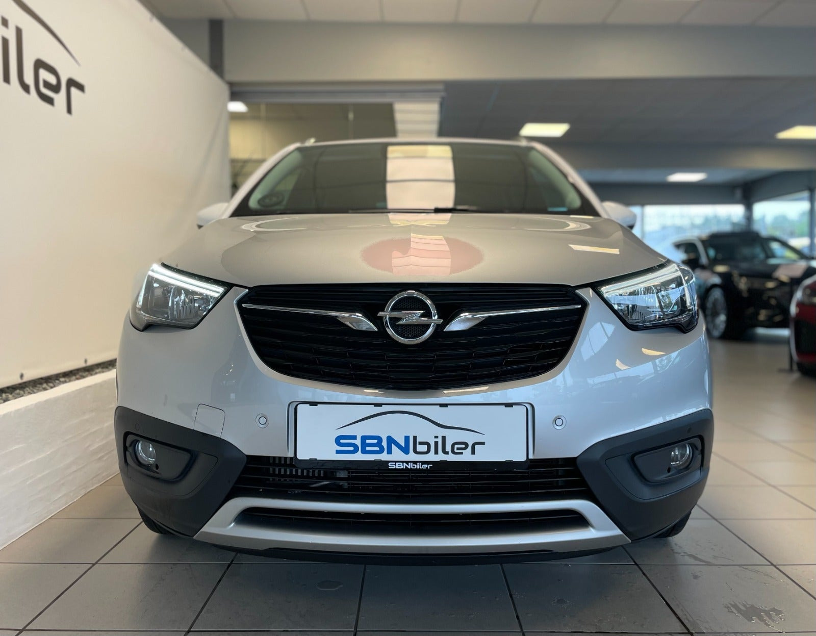 Grå Opel Crossland X fra 2020