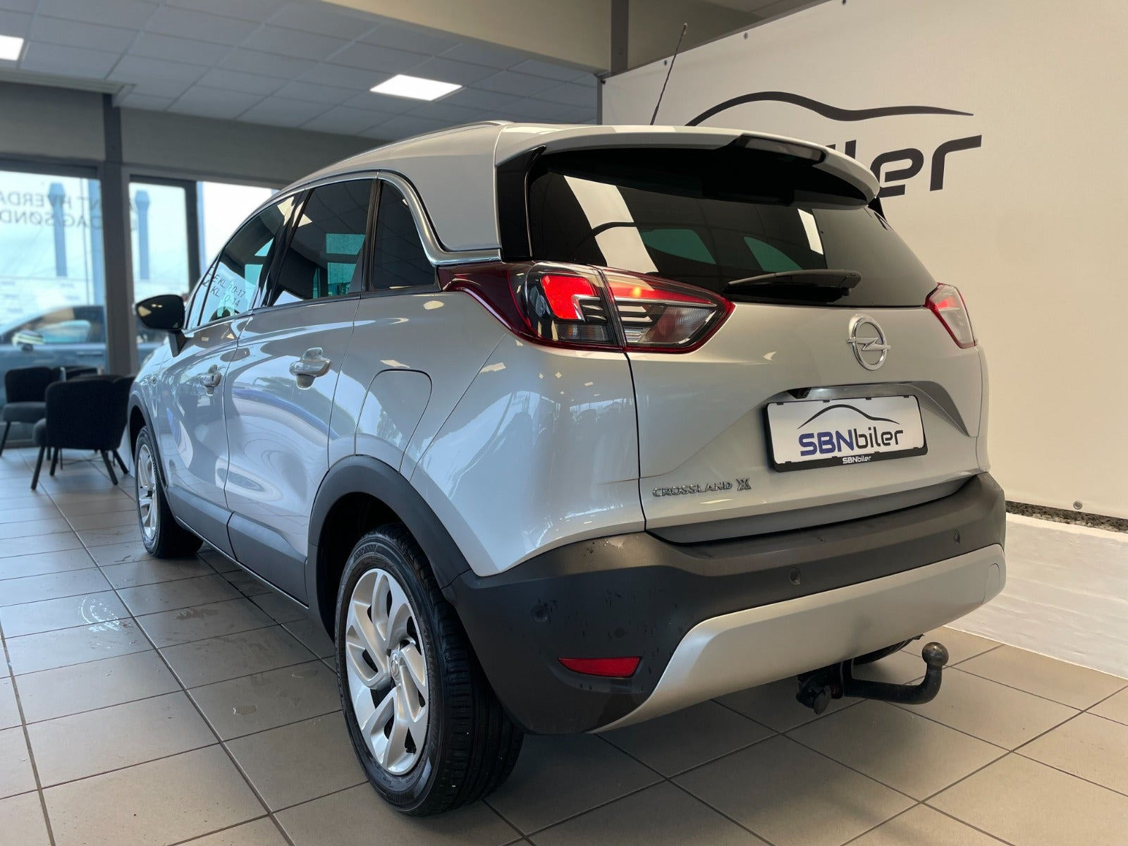Grå Opel Crossland X fra 2020