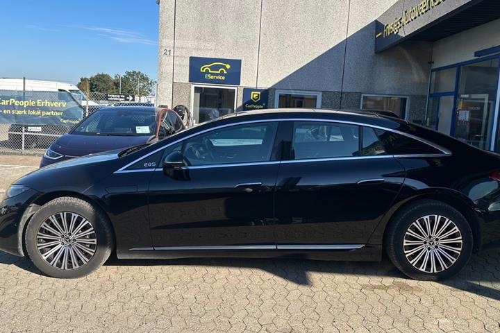 Sort Mercedes EQS450+ fra 2022