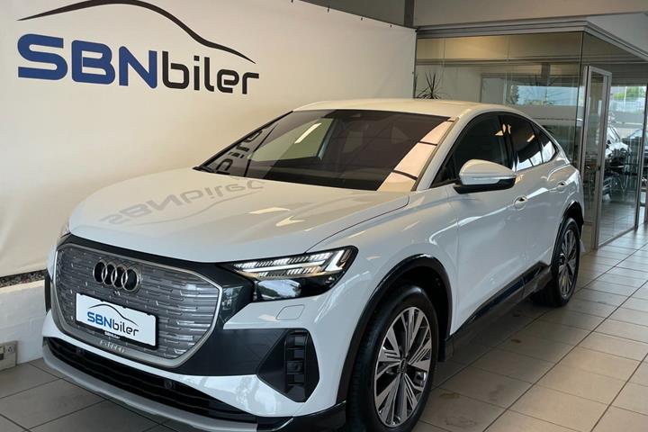 Hvid Audi Q4 e-tron fra 2024