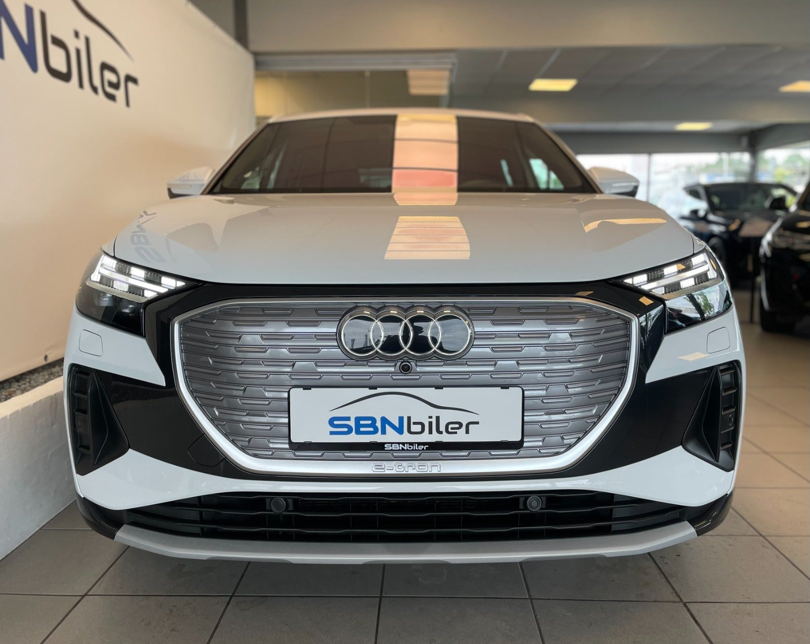 Hvid Audi Q4 e-tron fra 2024